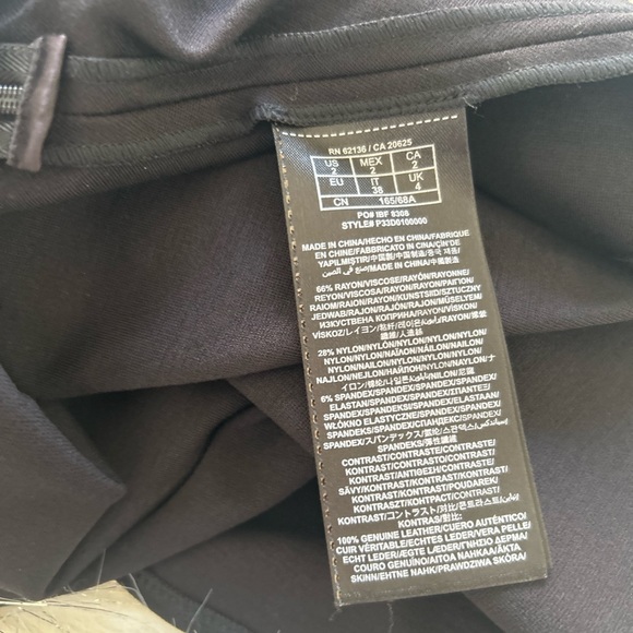 GUESS BY MARCIANO BLACL FIT AND FLARED MINI SKIRT.SIZE 2 - Picture 4 of 6